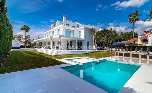 Villa in Puerto Banus, Marbella, Spain 1