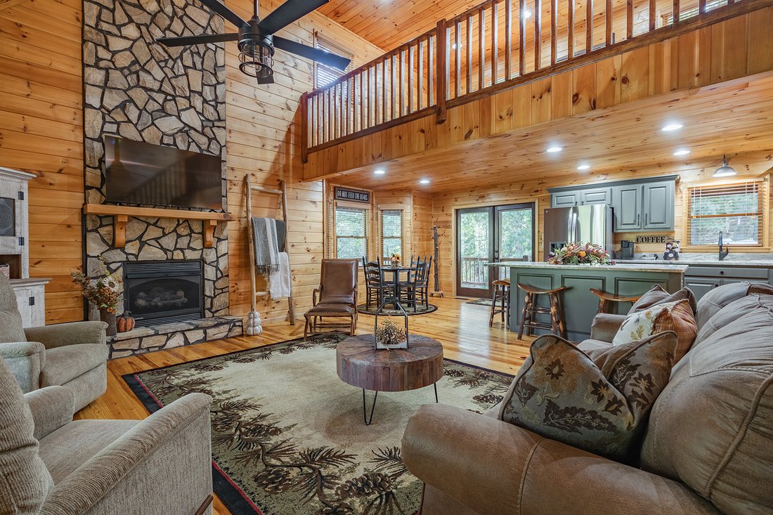 Recently Renovated Modern Rustic Cabin In In Ellijay, Georgia, United ...