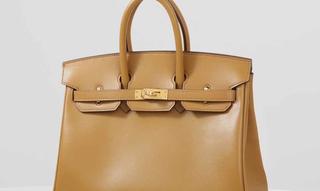 HERMÈS Birkin 25 Tadelakt Leather Handbag - Poussiere with Gold Hardware