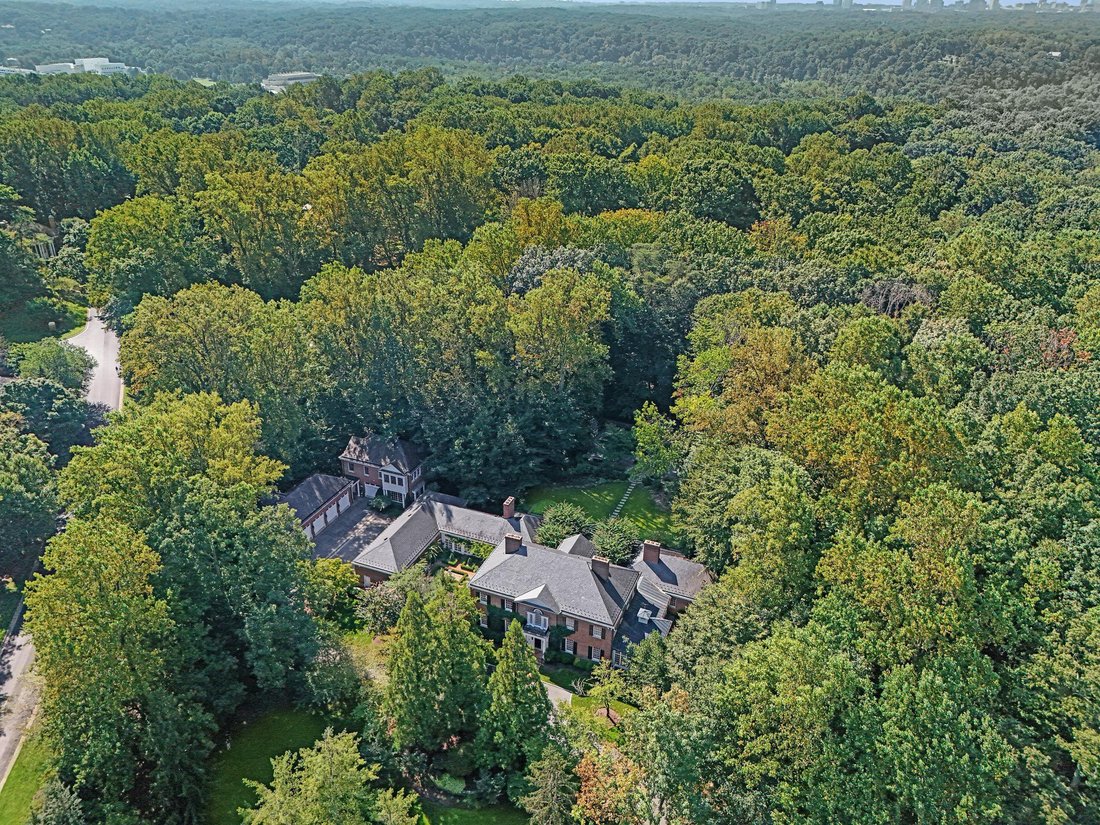 9900 New London Drive,Potomac, Md, 20854 In Rockville, Maryland, United