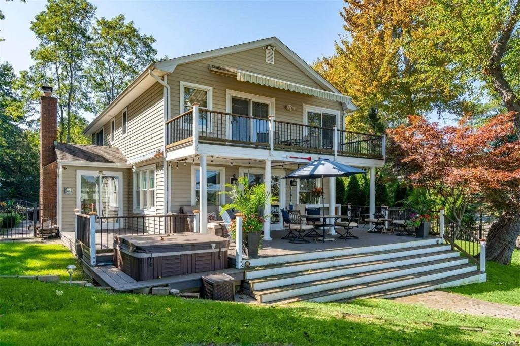 Waterfront Colonial With In Setauket East Setauket, New York, United