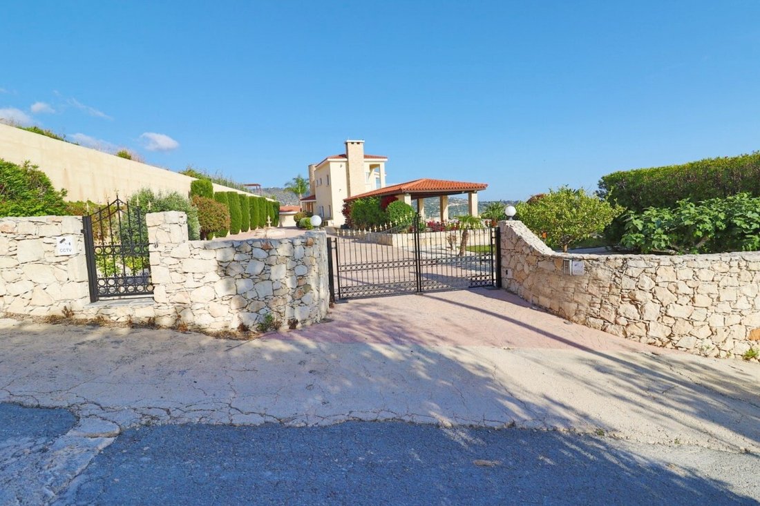 Villa in Akoursos, Paphos, Cyprus 3 - 13379320