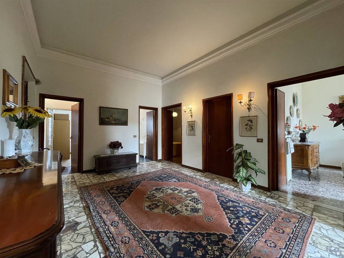 Bright Apartment On The 4 Th Floor With Elevator In Florence, Tuscany