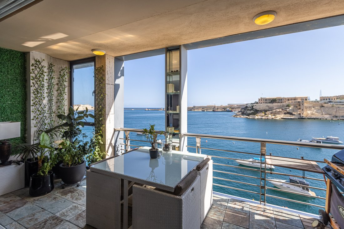 Luxurious Seaview Apartment In Birgu, Malta For Sale (13374096)