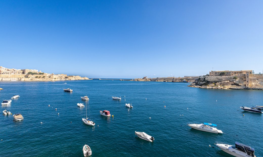 Luxurious Seaview Apartment In Birgu, Malta For Sale (13374096)