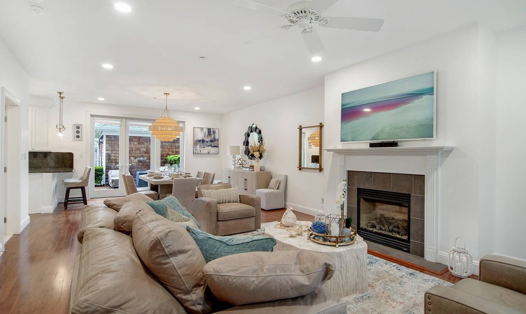 Chic Condo Escape Near Southampton In Southampton, New York, United