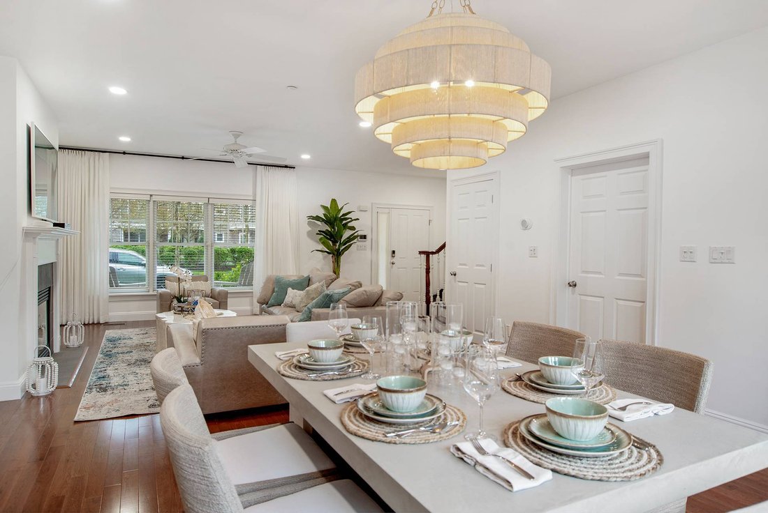 Chic Condo Escape Near Southampton In Southampton, New York, United