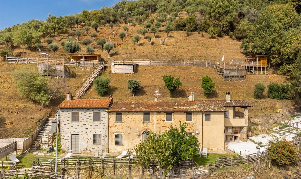 Casale Toscano Con Quattro Nuclei Indipendenti In Pietrasanta, Tuscany ...