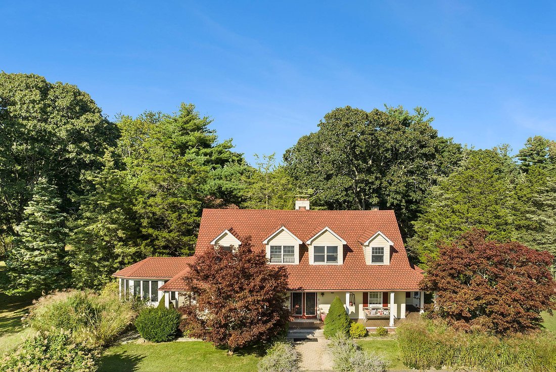 Meticulously Crafted Shelter Island In Shelter Island, New York, United