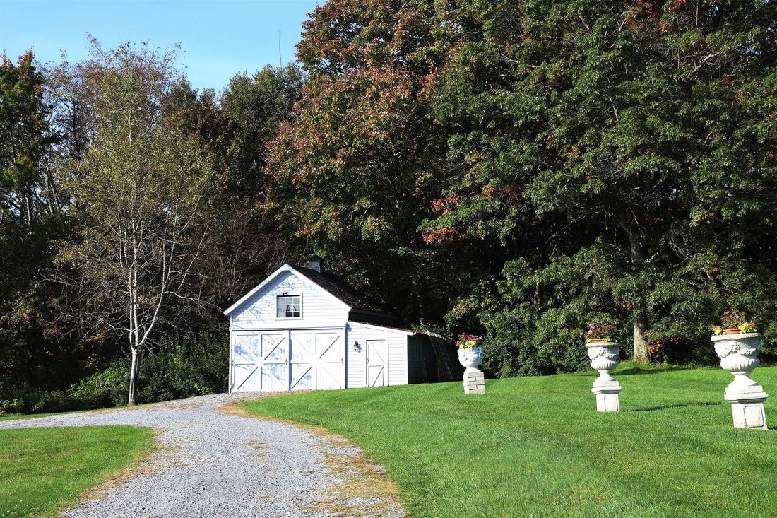 Highgrove Cottage Estate In Millerton, New York, United States For Sale