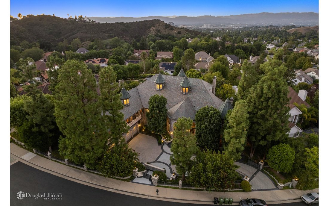 House Woodland Hills In Los Angeles, California, United States For Sale