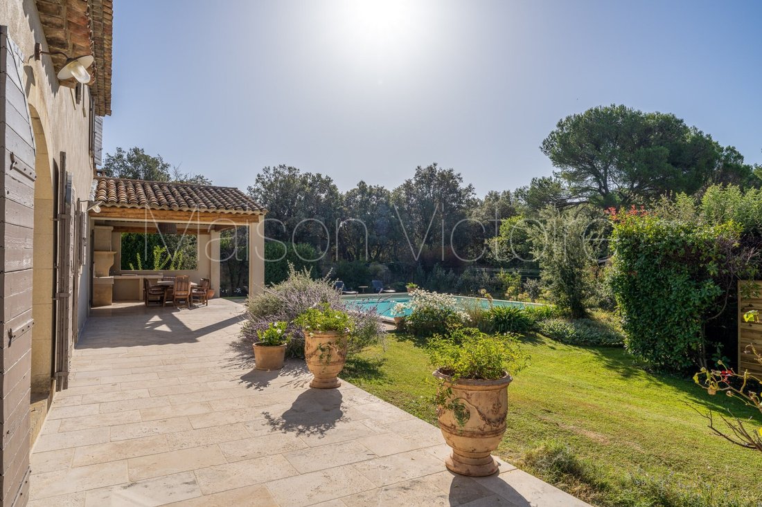 Contemporary Bastide With In Saint Didier, Provence Alpes Côte D'azur