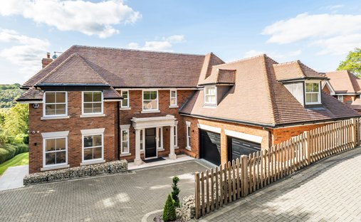 Haus in Coulsdon, London Borough of Croydon, England 1