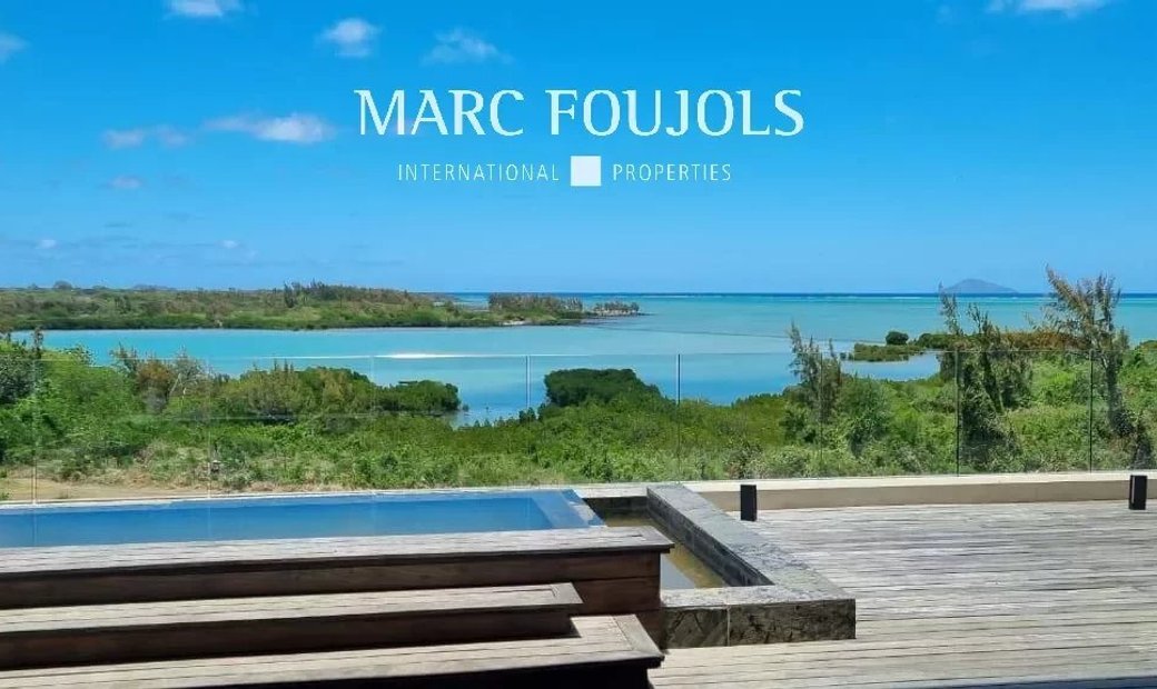 Ocean View Penthouse In Goodlands, Rivière Du Rempart District