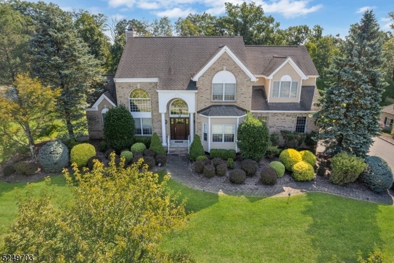 4 Bedrooms Single Family Detached In Livingston, New Jersey, United