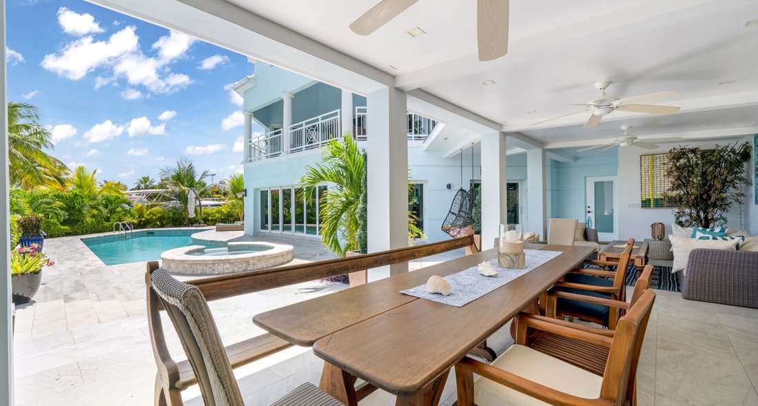 Luxurious Waterfront Residence At 118 In West Bay, West Bay, Cayman