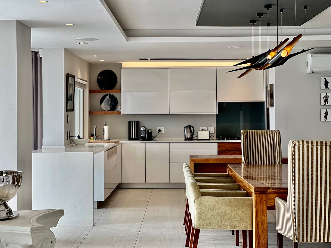 Apartment in Sea Point, Cape Town, South Africa 1 - 13384339
