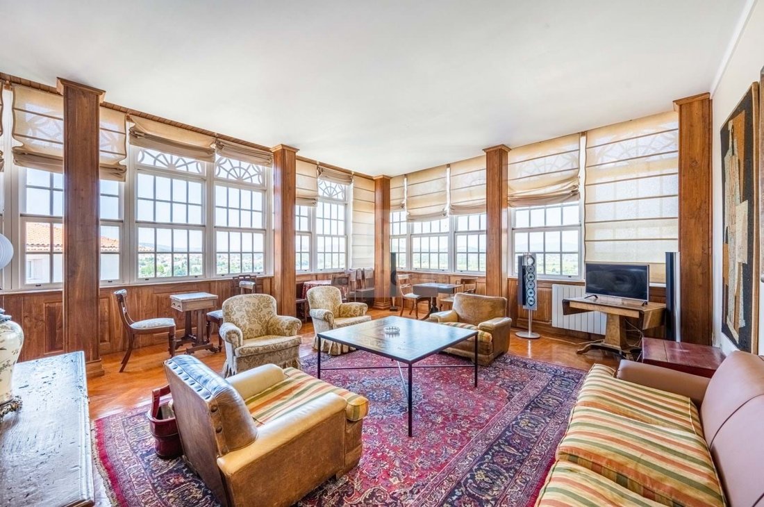 Well House Palace From The Xv In Valença, Viana Do Castelo District