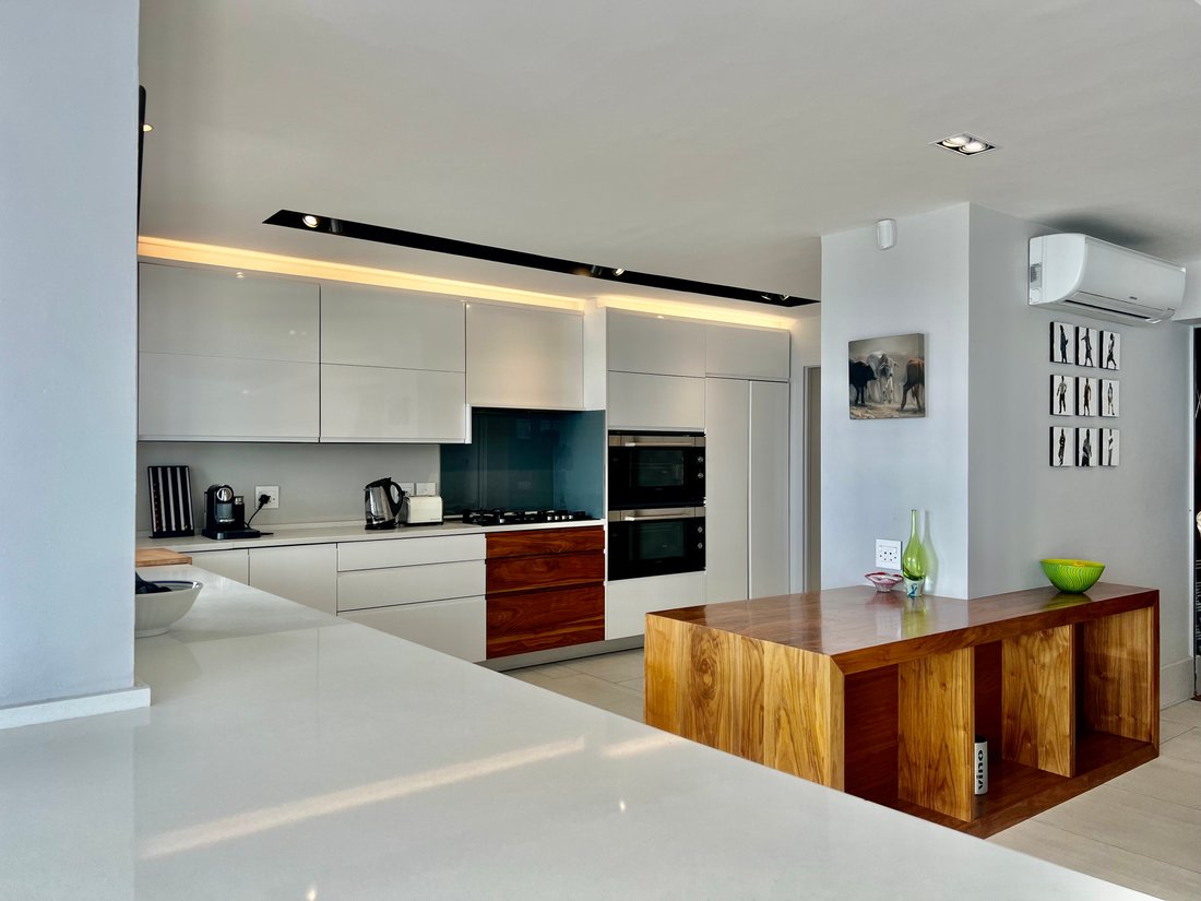 Apartment in Sea Point, Cape Town, South Africa 4 - 13384339