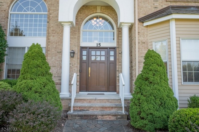 4 Bedrooms Single Family Detached In Livingston, New Jersey, United