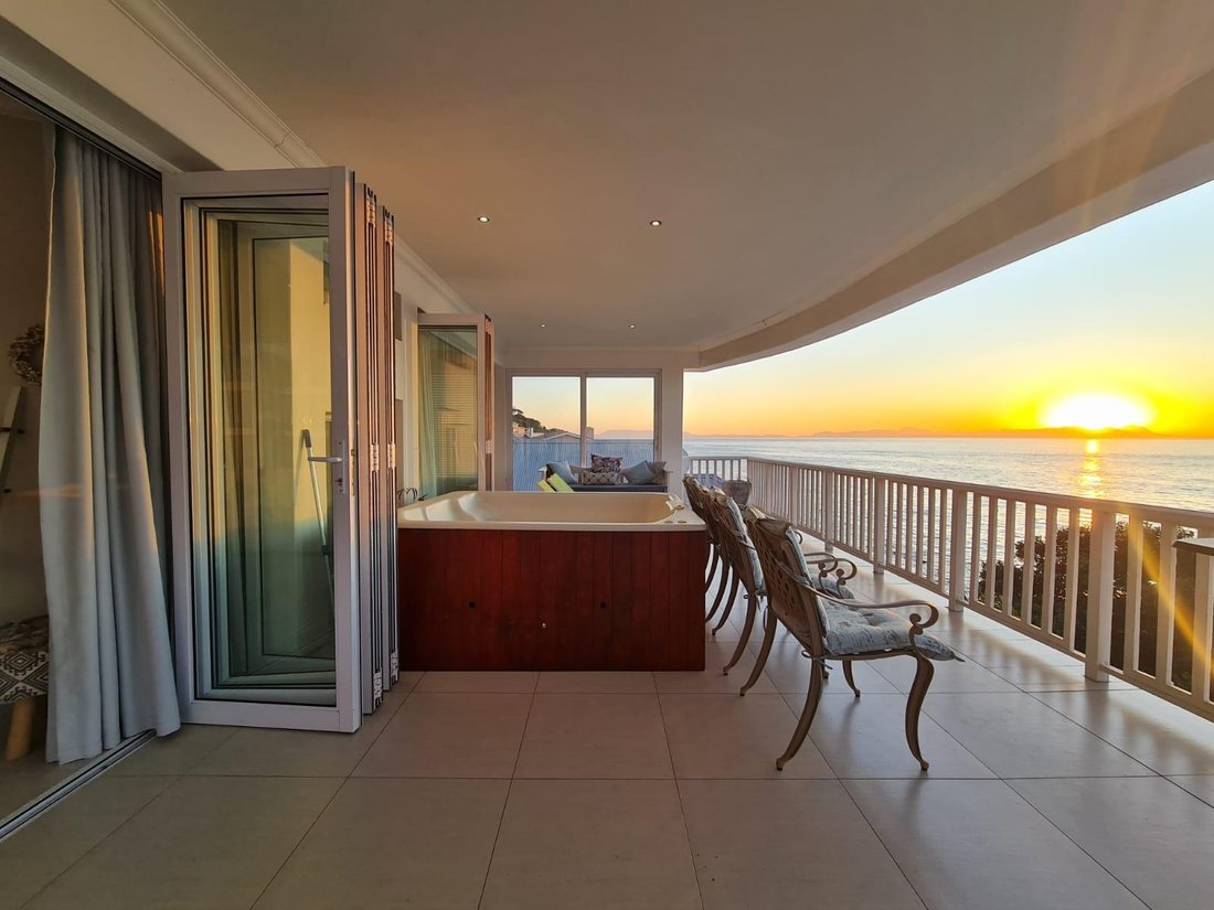 Apartment in Gordon's Bay, Cape Town, Western Cape 3 - 13385874