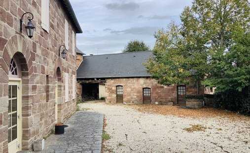Castle for Sale in Brive-la-Gaillarde, Nouvelle-Aquitaine, France