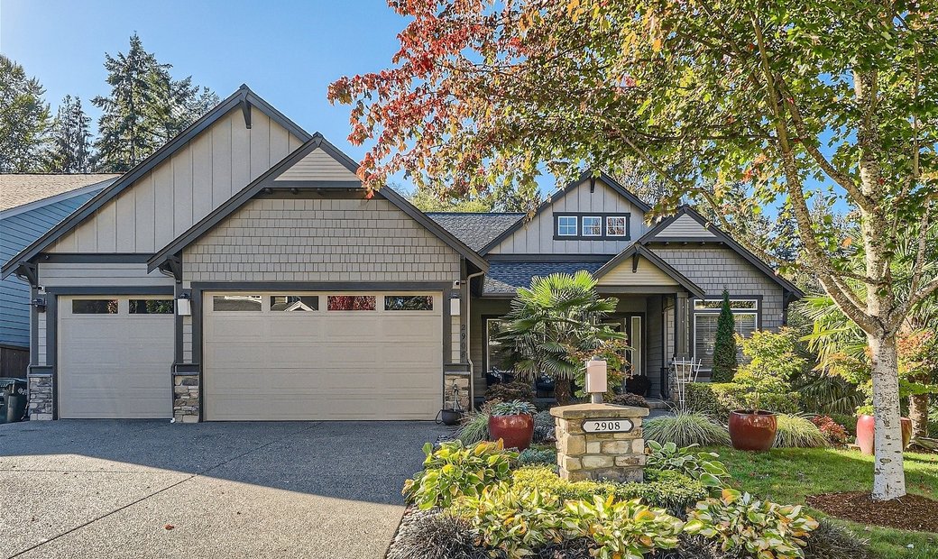 Magnificent Multi Generational Home In Lake Tapps, Washington, United