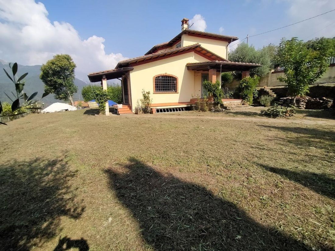 Villa in San Carlo Terme, Massa, Tuscany 3 - 13389805