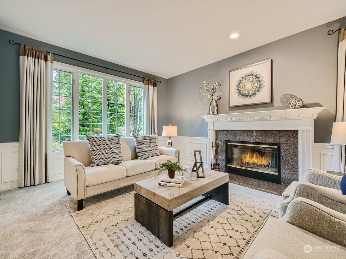 Updated Gem In Sought After Somersby In Redmond, Washington, United