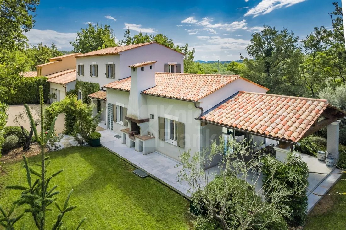 A Golfer's Paradise Modern Villa In The In Montauban, Occitanie