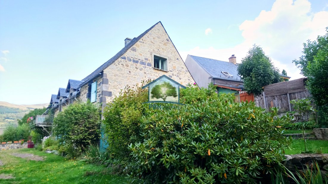 Property 4 Cottages On In Clermont Ferrand, Auvergne Rhône Alpes