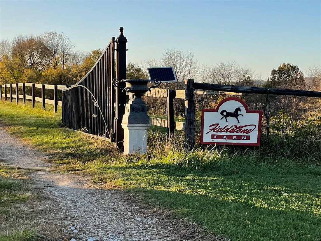 Majestic Sixty Acre Equestrian Estate In Elsberry, Missouri, United