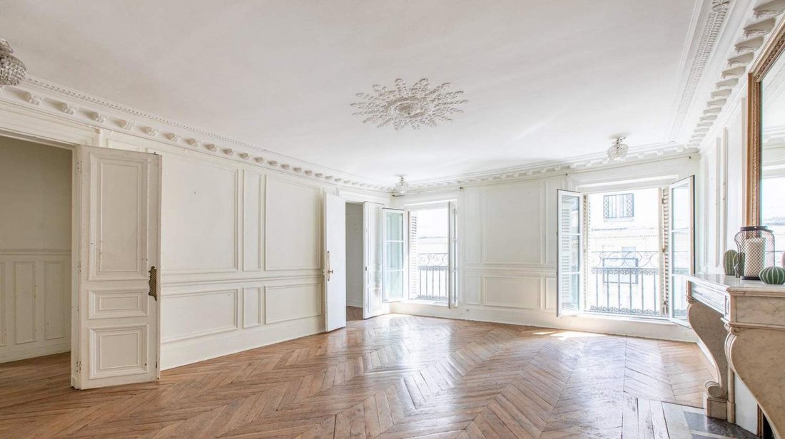 Apartment in Palais Royal, Paris 1er Arrondissement, Paris 1 - 12757521