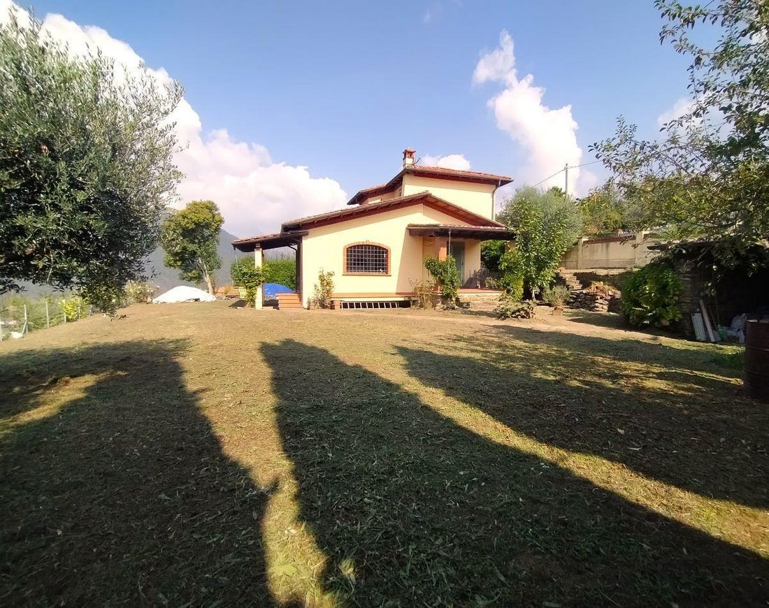 Villa in San Carlo Terme, Massa, Tuscany 1 - 13389805