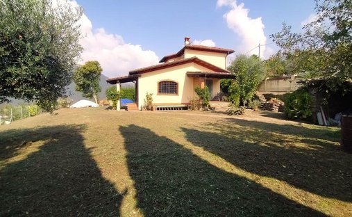 Villa in San Carlo Terme, Massa, Tuscany 1