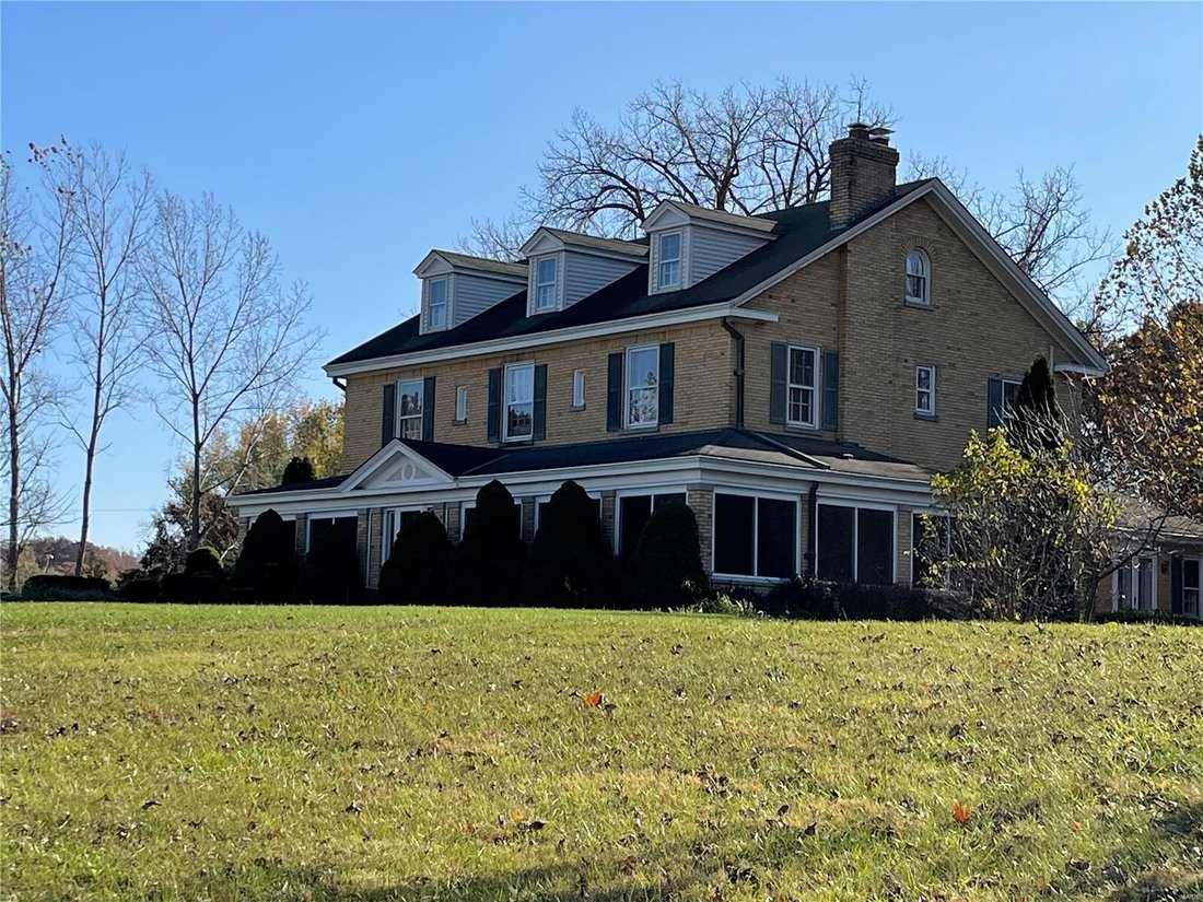 Majestic Sixty Acre Equestrian Estate In Elsberry, Missouri, United