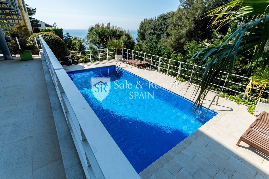 Chalet in Lloret de Mar, Catalonia, Spain 1 - 13386341