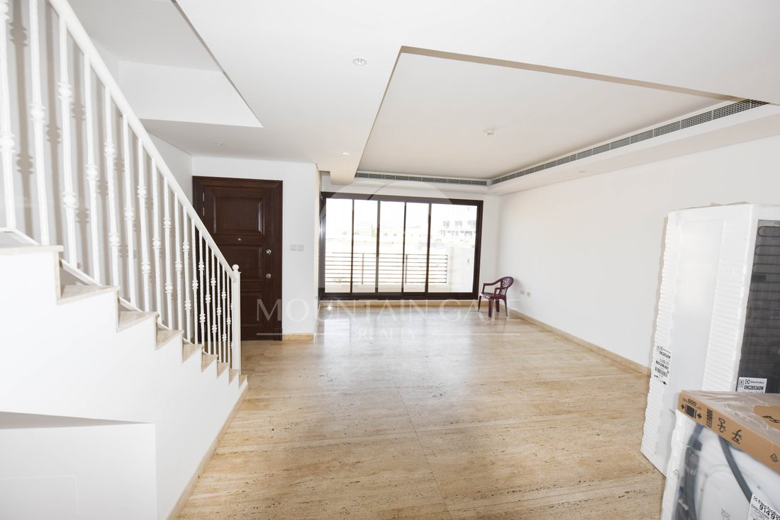 Townhouse in JVC / Jumeirah Village Circle, Dubai, United Arab Emirates 1 - 13386754