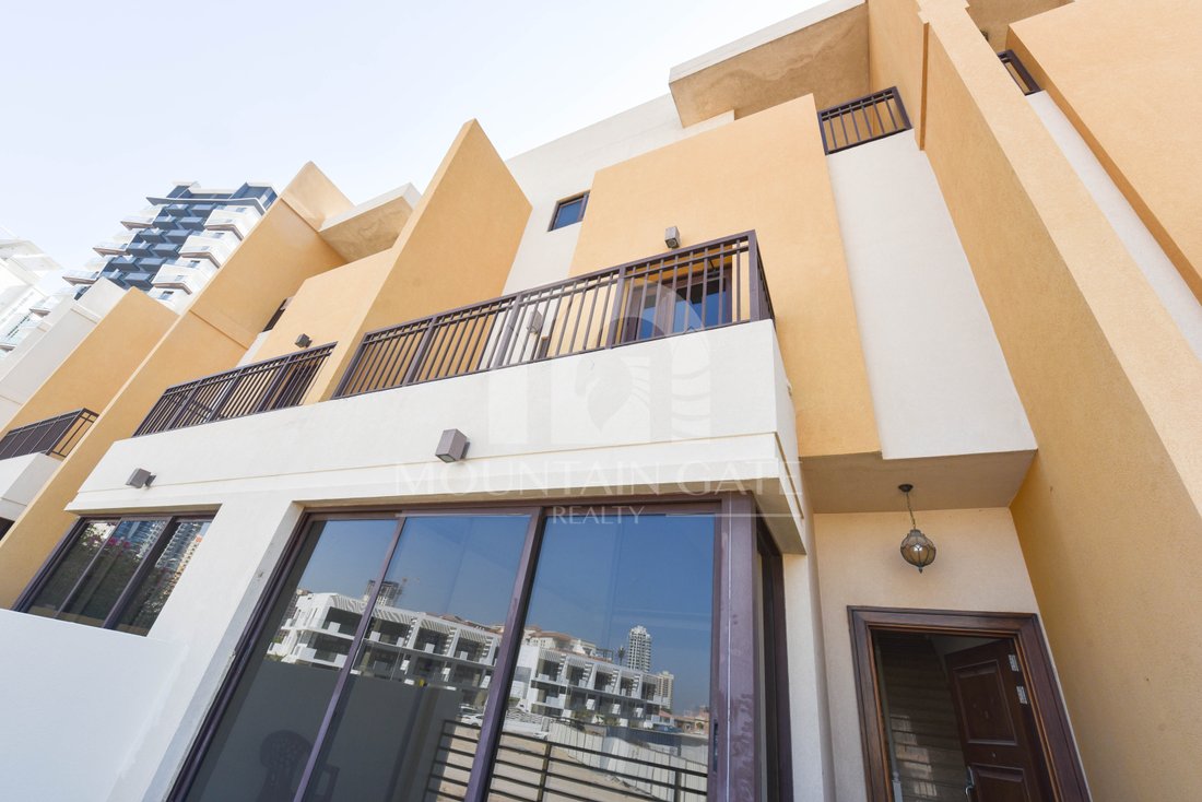Townhouse in JVC / Jumeirah Village Circle, Dubai, United Arab Emirates 3 - 13386754