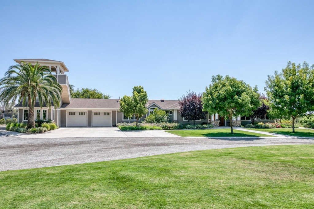 Single Family Detached Sanger In Sanger, California, United States For