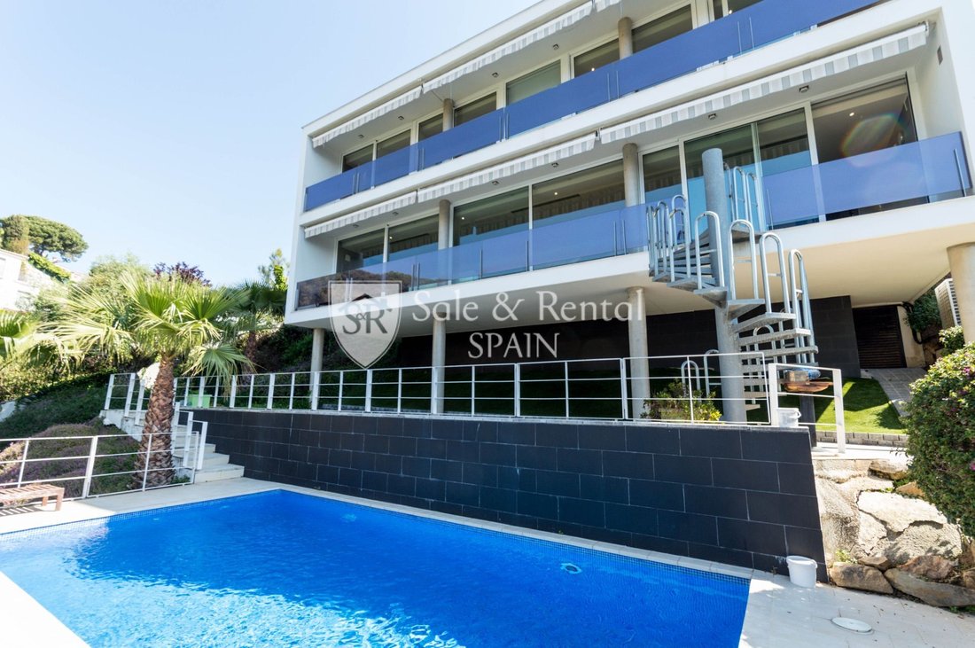 Chalet in Lloret de Mar, Catalonia, Spain 3 - 13386341