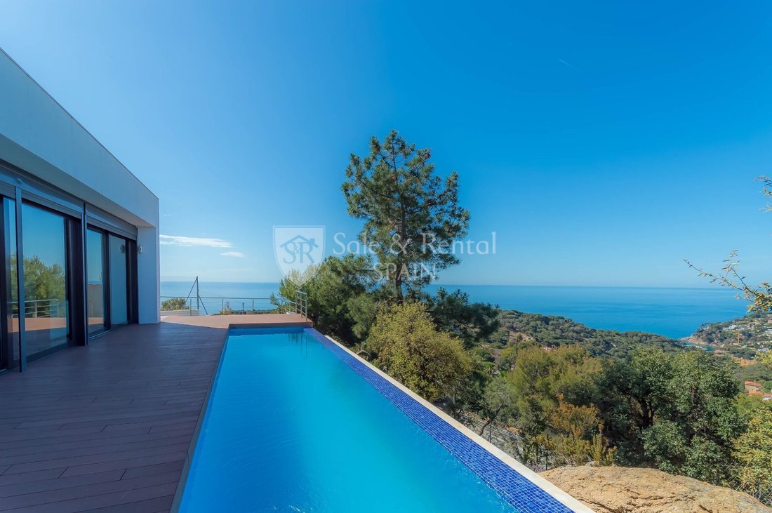 Chalet in Lloret de Mar, Catalonia, Spain 2 - 13386236