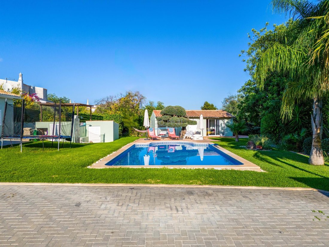 Villa in Loule (Sao Clemente), Algarve, Portugal 2 - 13392406