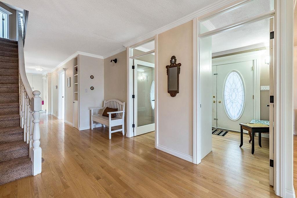 Executive Home On Almost Twenty Acres In De Winton, Alberta, Canada For