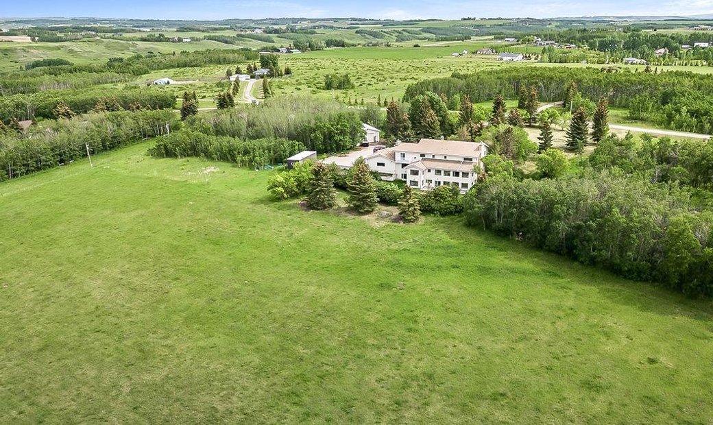 Executive Home On Almost Twenty Acres In De Winton, Alberta, Canada For
