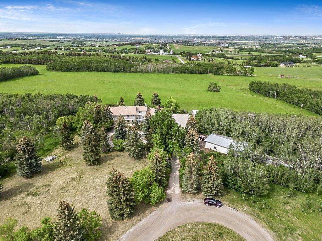 Executive Home On Almost Twenty Acres In De Winton, Alberta, Canada For