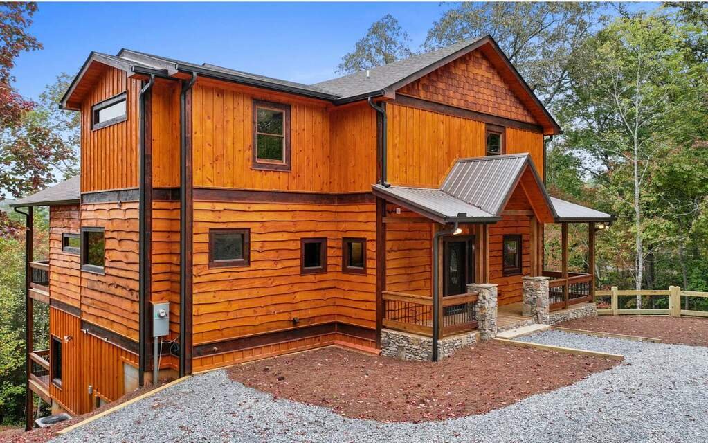 New Luxury Mountain Estate In A Private In Blue Ridge, United