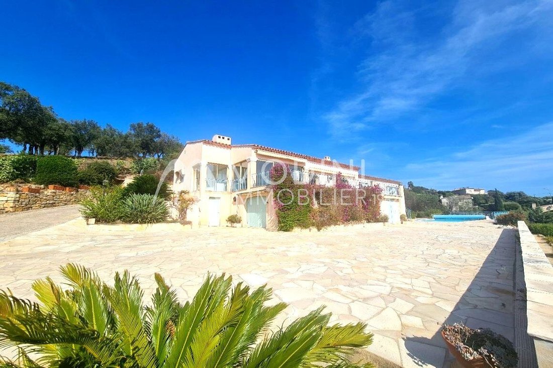 Villa in Les Issambres, Roquebrune-sur-Argens, France 1 - 13392717