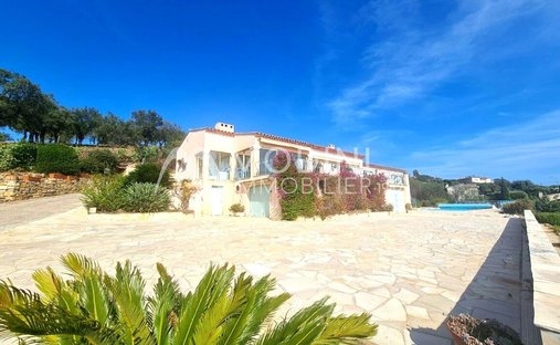 Villa in Les Issambres, Roquebrune-sur-Argens, France 1