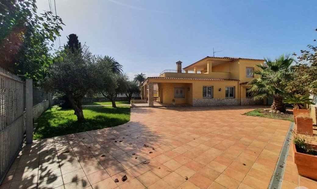 House, Empuriabrava In Girona, Catalonia, Spain For Sale (13392416)